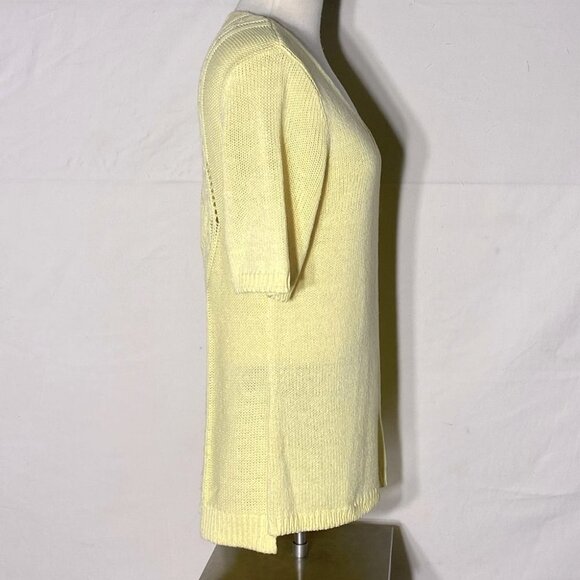 Women’s Butter Yellow Lightweight Acrylic Knit Short Sleeve V Neck Sweater M - Picture 11 of 12